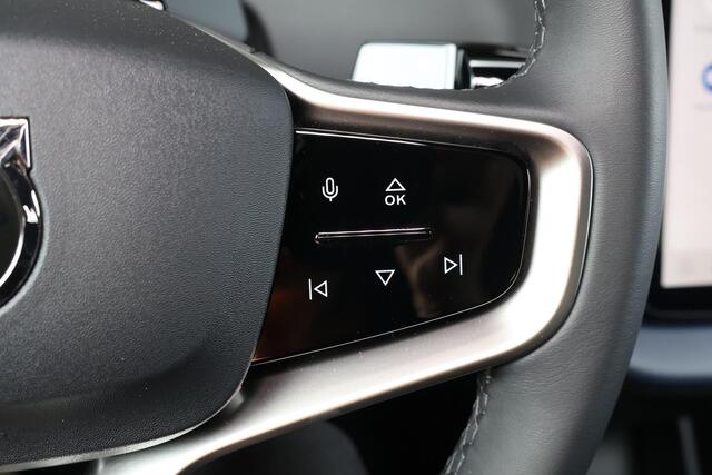 Volvo EX30 Extended Range Plus 69 kWh - Adaptive Cruise Control - Harman/Kardon audio - Parkeercamera achter - Parkeersensoren voor & achter - Apple Carplay - Extra getint glas - 19' LMV