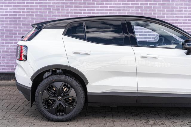 Volvo EX30 Cross Country Twin Motor Performance Ultra | Google | Longe Range | 4x4 | Adaptieve Cruise | Stoel-/Stuurverwarming | Keyless | 360 Camera | Panoramadak | Elektr. Stoelen | Harman Kardon Audio | Elek. Achterklep | Getint Glas