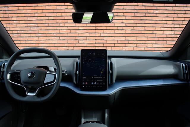 Volvo EX30 Single Motor Extended Range Plus | Incl. Volvo Verlengde garantie | Adaptieve Cruise Control | Pilot Assist | Harman/Kardon Audiosysteem | Parkeersensoren voor en achter | Parkeercamera achter | 20" Lichtmetalen velgen |