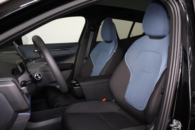 Volvo EX30 Single Motor Extended Range Ultra 69 kWh - Getint glas v.a. B-stijl - Panoramadak - 360º Camera - Harman Kardon audio - Elektrisch bedienbare voorstoelen - Adaptive Cruise Control - Pilot Assist - BLIS dodehoekassistentie - Keyless Drive - Elektr. bedienb