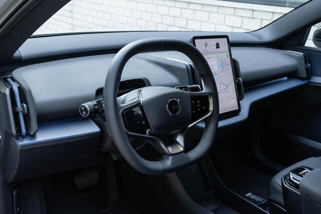 Volvo EX30 Single Motor Extended Range Plus 69 kWh | Getint Glas Achter | Pine Interieur | Adaptieve Cruise Control | Keyless Entry | Parkeersensoren | Dodehoekdetectie Met Correctie | Apple Carplay/Android Auto | Rijstrooksensor Met Correctie