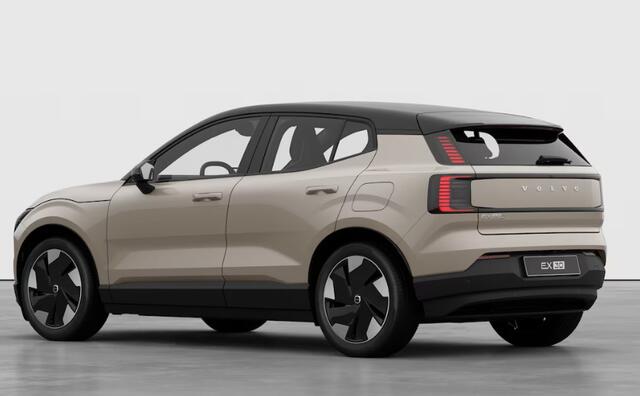 Volvo EX30 272PK Automaat Single Ext. Range Plus Europa / Elektrische stoelen met geheugen / Stoel - en stuurwielverwarming / Harman Kardon audio / Elektrische achterklep / Keyless entry / Adaptieve Cruise Control / BLIS / Dodehoek Detectie / Parkeersensoren voor en