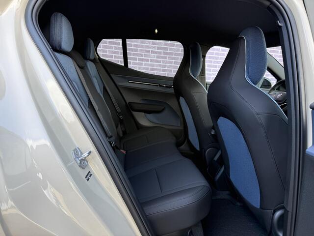 Volvo EX30 Single Motor Extended Range Europa 69 kWh 17% Bijtelling | Snel leverbaar | 20'' | Elektrische stoel verstelling | Adaptieve cruise controle | Blis | Google |