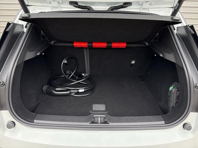 Volvo EX30 Single Motor Extended Range Ultra 69 kWh / Climate Pack / Harmen Kardon / Elektrische voorstoelen /