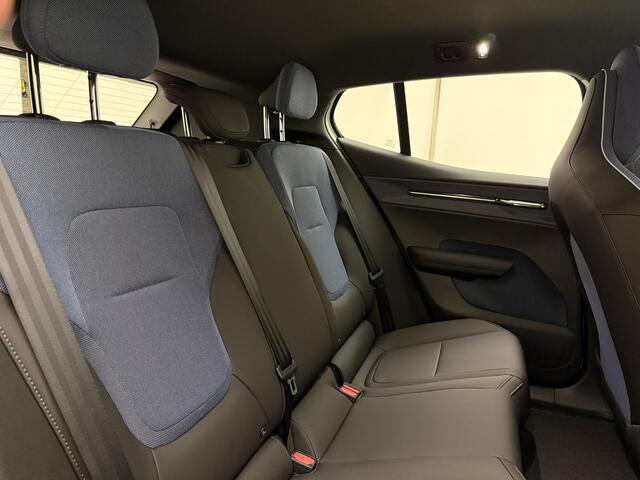 Volvo EX30 Single Motor Extended Range Plus 69 kWh / Climate Pack / Apple Carplay / H&K / Camera / 19"LMV / ACC