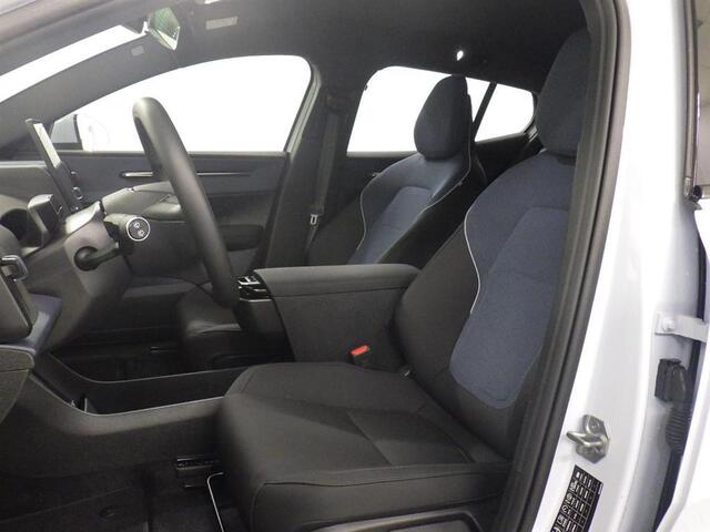 Volvo EX30 Single Motor Core 51 kWh | 17% Bijtelling | Google Maps navigatie | Parkeerverwarming | Adaptive Cruise control | Carplay | Dodehoekmelding | Camera
