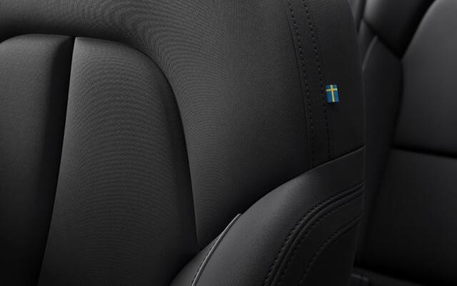 Volvo EX40 Single Motor Extended Range Core 82 kWh | Climate pack | Edition pack | 19 inch velgen | All-season banden |