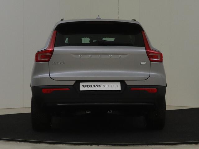 Volvo EX40 Single Motor Extended Range Plus 82 kWh | Trekhaak | ACC | Blis | Stoelverwarming | Camera | All seasons | 19"LMV | Warmtepomp