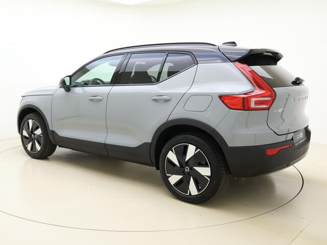 Volvo EX40 Extended Range Plus 82 kWh / Stoel /- en stuurverwarming / Warmtepomp / Extra getint glas / Zwart dak /