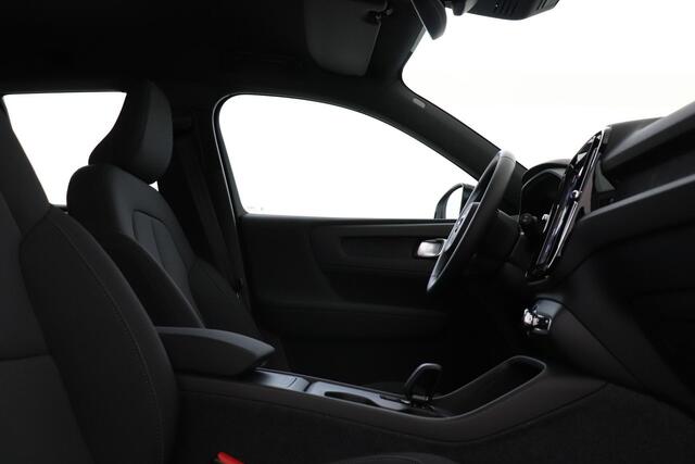 Volvo EX40 SINGLE MOTOR CORE 70 kWh -CLIMATE|TREKHAAK|CAMERA|GOOGLE