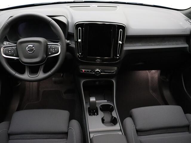 Volvo EX40 Extended Range Plus 82 kWh / NIEUW / DIRECT LEVERBAAR / GETINT GLAS / ALL SEASON BANDEN / ZWART DAK /