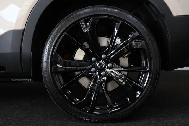 Volvo EX40 Single Motor Business Edition 70 kWh - Parkeercamera achter - Parkeersensoren voor & achter - Luxe lederen bekleding - Cruise control - Zwart Dak - Apple Carplay - Elektr. inklapbare trekhaak - 21' LMV - Fiscale waarde ¤ 48.800,-