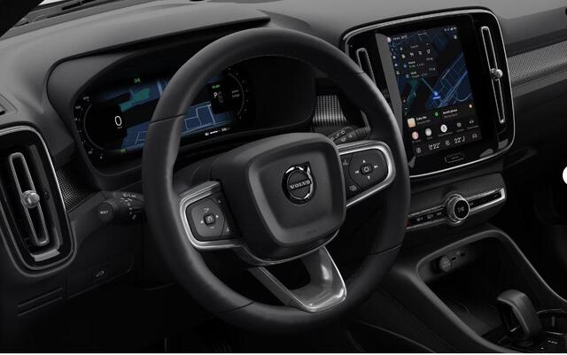 Volvo EX40 Single Motor Extended Range Plus Black Edition / Lounge Pakket / Panoramadak / Extra getint glas / Dak in Black stone / 20'' velgen