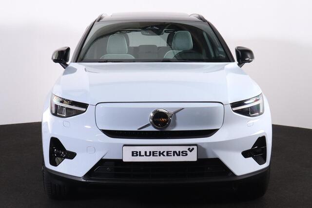 Volvo EX40 Extended Range Ultra 82 kWh - Panorama/schuifdak - IntelliSafe Assist & Surround - 360º Camera - Harman/Kardon audio - Verwarmde voorstoelen, stuur & achterbank - Parkeersensoren voor & achter - Elektr. bedienb. voorstoelen met geheugen links - Draadloze 