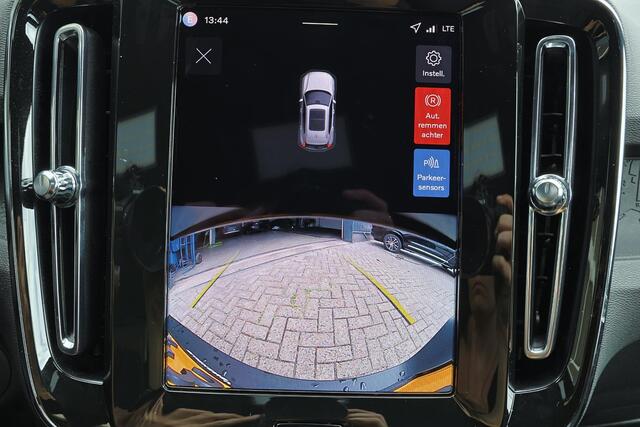 Volvo EX40 Single Motor Extended Range Core - Adaptive Cruise Control - Google Infotainment - Parkeercamera achter - Parkeersensoren voor & achter - Apple Carplay / Android Auto - 19' LMV