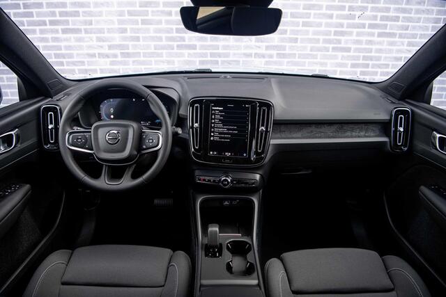 Volvo EX40 Single Motor Extended Range Business Edition | Adaptieve Cruise Control | Climate Pack | Versatility Pakket | All-Season Banden | Harman Kardon |