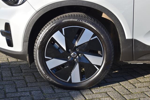 Volvo EX40 Twin Motor Performance 442 PK Plus 82 kWh Trekhaak | ACC | Blis | Stoel &Stuur verwarming | Elektr. stoel | Camera | Leder |