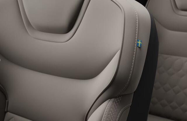 Volvo EX90 Twin Motor 408PK Ultra 7p. 111 kWh | Climate pack | Pilot assist pack | Bowers & Wilkins | Luchtvering | 22 inch velgen | Extra getint glas achter