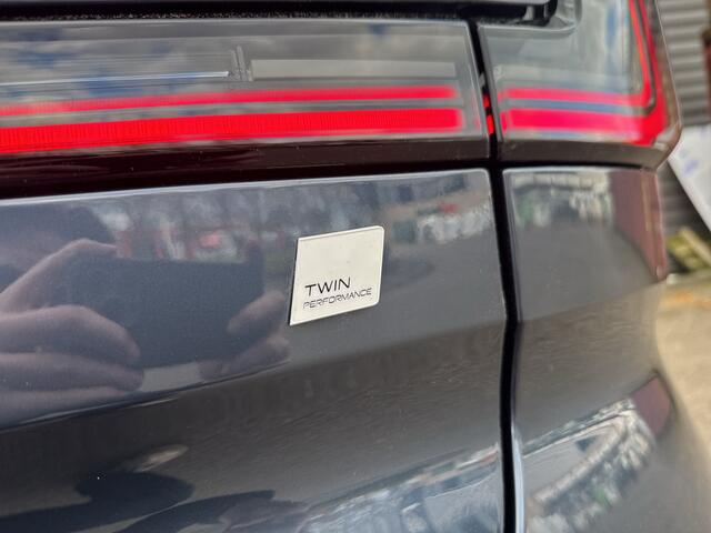 Volvo EX90 Twin Motor Performance Ultra 7p. 111 kWh / Uit voorraad leverbaar / Woolblend bekleding / 22" / Luchtvering /