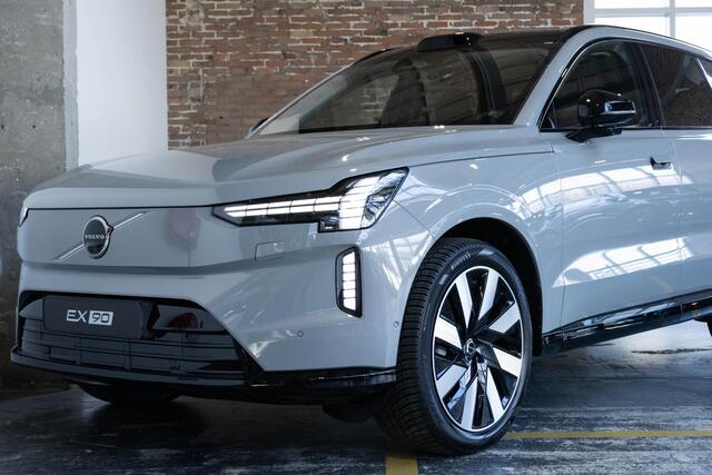 Volvo EX90 Twin Motor Ultra 7p. 111 kWh | Nieuwe Auto | Direct leverbaar! | Panoramadak | Stoelverwarming | Stuurwielverwarming | Google infotainment | 360° parkeercamera | Parkeerverwarming