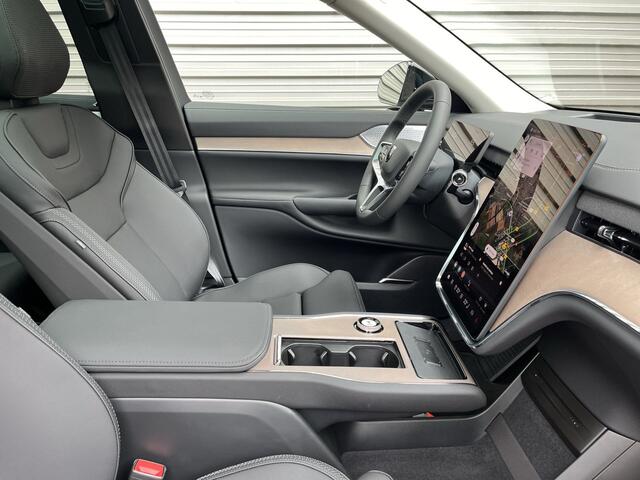 Volvo EX90 Twin Motor Ultra 7p. 111 kWh / Uit voorraad leverbaar / B&W audio / Luchtvering / Pilot Assist Pack / Trekhaak /