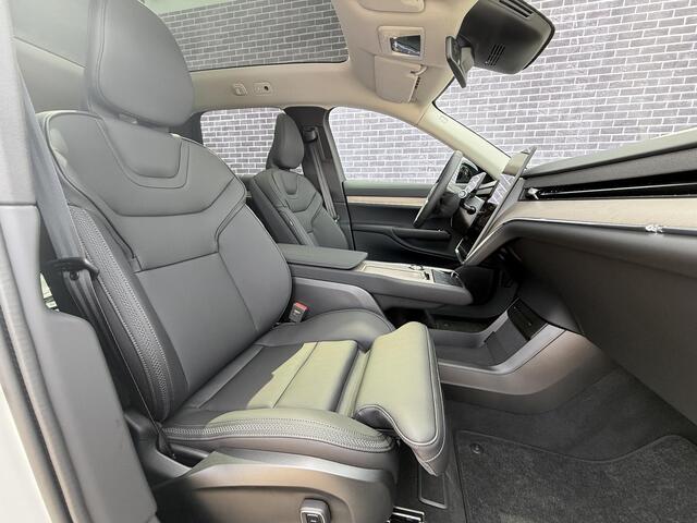 Volvo EX90 Single Motor Plus 7p. 104 kWh | Nieuw Binnen | Bose audio | 360° Camera | 21'' | Climate Pack | Pilot Assist Pack | Head Up Display | Panorama Dak |
