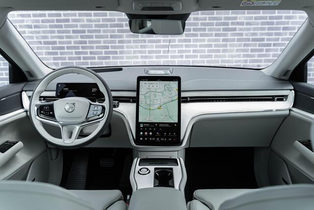 Volvo EX90 Single Motor Plus 7p. 104 kWh | Trekhaak | Panoramadak | Head up display | Elektr. stoelverstelling | Adaptive Cruise | Google Maps