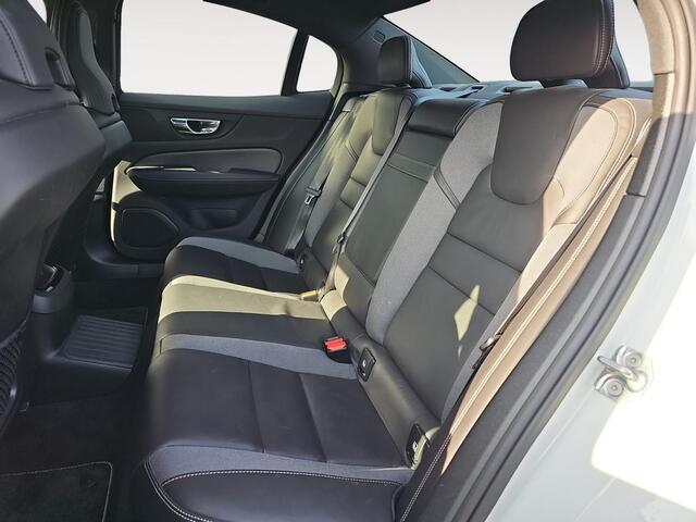 Volvo S60 2.0 T6 AWD Twin Engine R-Design Stoelverwarming | Sportstoelen | Keyless Entry |