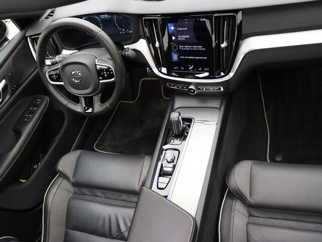 Volvo S60 B4 211pk R-Design / Styling kit / HUD / Panorama dak / Stand kachel / H&K audio / 360 camera / Trekhaak /