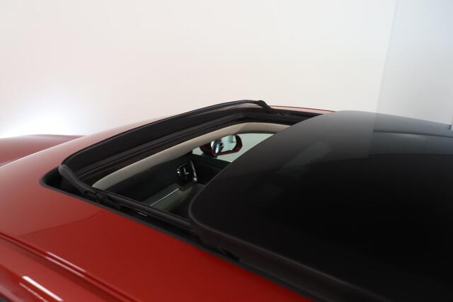 Volvo S60 2.0 B3 Inscription | Camera | Harman&Kardon | Leder | Schuif kantel dak | Navigatie |