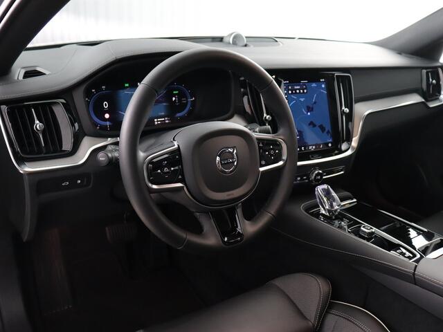 Volvo S60 2.0 T8 AWD Polestar Engineered (Pano / B&W / 360 Camera / Head up)