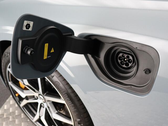 Volvo S60 2.0 T8 AWD Polestar Engineered (Pano / B&W / 360 Camera / Head up)