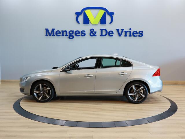 Volvo S60 2.0 D2 Momentum Business Airco ECC | Parkeer Sensoren | Cruise Control | Trekhaak | Navigatie | Isofix | NAP
