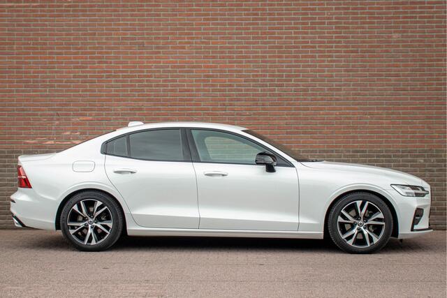 Volvo S60 B4 R-Design, Harman/Kardon, Stoel & Stuurverwarming, Trekhaak, Camera, Memory, Carplay, Adaptive Cruise.