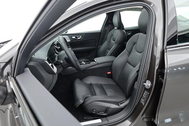 Volvo S60 T8 Recharge Ultimate Dark | B&W | Pano | Massage | Stoelventi. | HUD | Memory seats | Pilot Assist