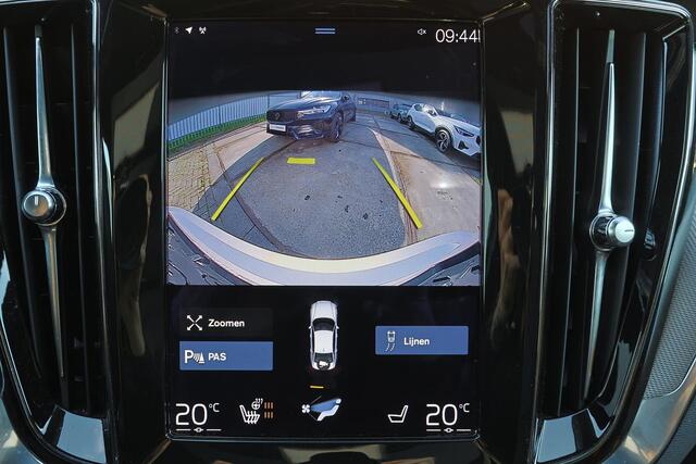 Volvo S60 T8 AWD Polestar Engineered - Schuifdak - IntelliSafe Assist - Adaptieve LED koplampen - Harman/Kardon audio - Parkeercamera achter - Verwarmde voorstoelen, stuur & achterbank - Parkeersensoren voor & achter - Elektr. bedienb. voorstoelen met geheugen - St