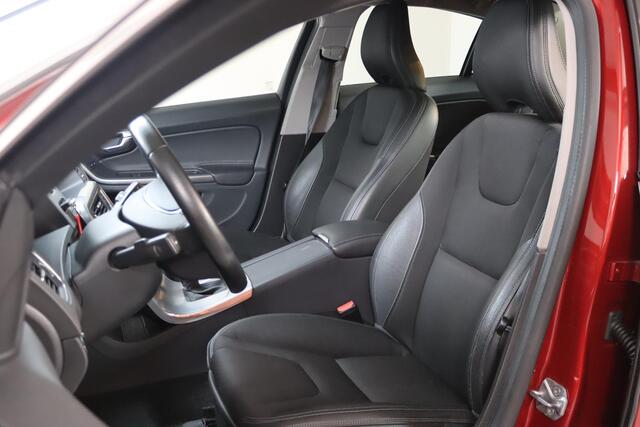 Volvo S60 1.5 T2 Kinetic, Trekhaak, Automaat, Navigatie, Stoelverwarming, 77dkm!