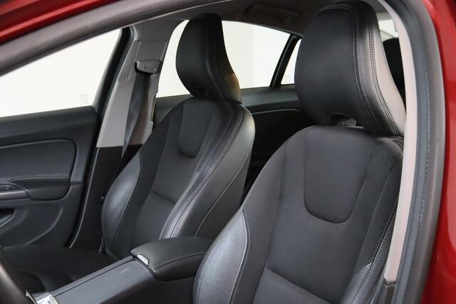 Volvo S60 1.5 T2 Kinetic, Trekhaak, Automaat, Navigatie, Stoelverwarming, 77dkm!