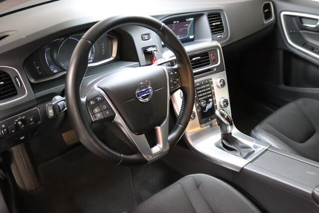 Volvo S60 1.5 T2 Kinetic, Trekhaak, Automaat, Navigatie, Stoelverwarming, 77dkm!