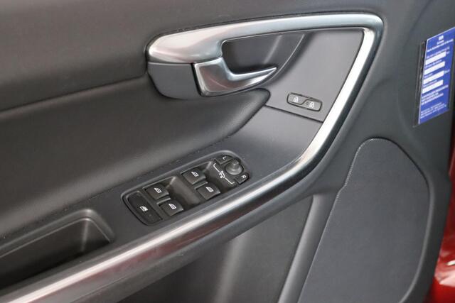 Volvo S60 1.5 T2 Kinetic, Trekhaak, Automaat, Navigatie, Stoelverwarming, 77dkm!