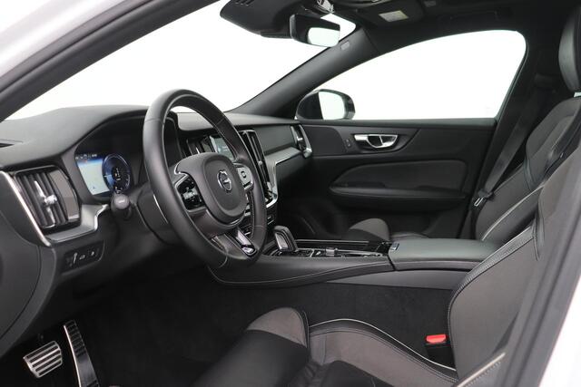 Volvo S60 T6 Twin Engine R-Design | Panoramadak | Head-Up | ACC | BLIS | Camera | 19 Inch