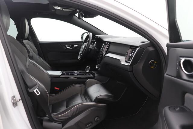 Volvo S60 T6 Twin Engine R-Design | Panoramadak | Head-Up | ACC | BLIS | Camera | 19 Inch