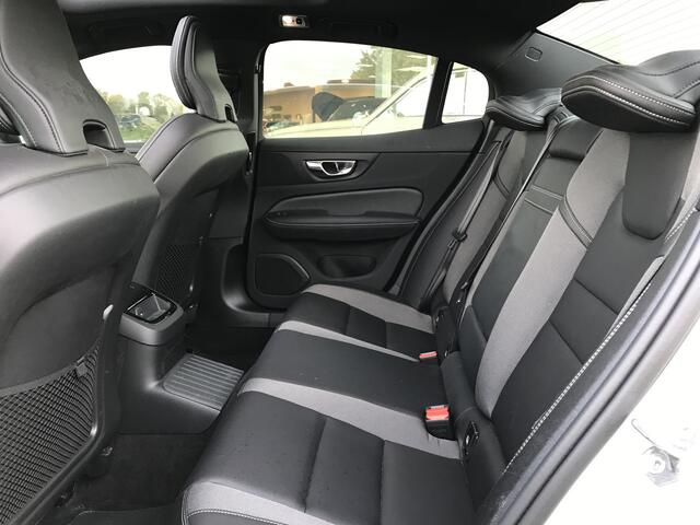 Volvo S60 2.0 Recharge T6 AWD R-Design | Rijklaar incl 12 mnd Bovag | Panoramadak Keyless DAB Stuurverwarming