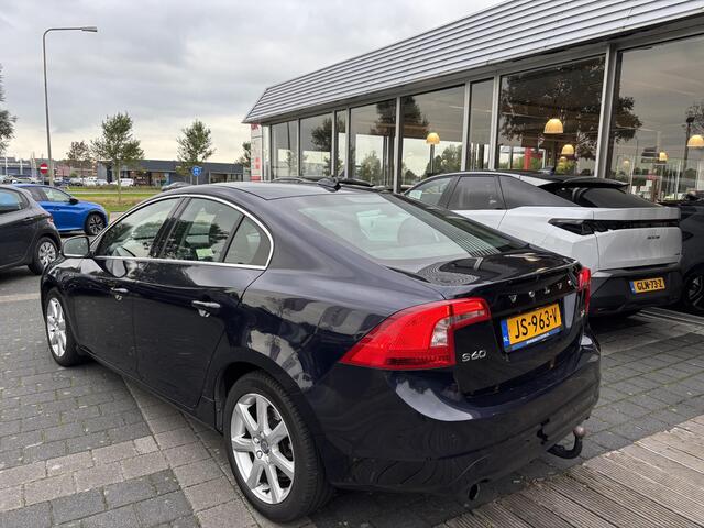 Volvo S60 1.5 T2 Kinetic Automaat | Navigatie | Cruise Conrtrol | Leder | Stoelverwarming | 1e Eig. | Trekhaak | Lage km stand!