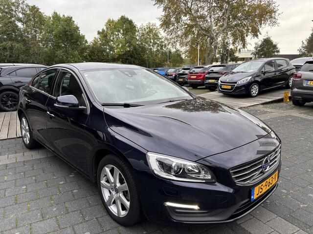 Volvo S60 1.5 T2 Kinetic Automaat | Navigatie | Cruise Conrtrol | Leder | Stoelverwarming | 1e Eig. | Trekhaak | Lage km stand!