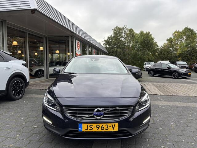 Volvo S60 1.5 T2 Kinetic Automaat | Navigatie | Cruise Conrtrol | Leder | Stoelverwarming | 1e Eig. | Trekhaak | Lage km stand!