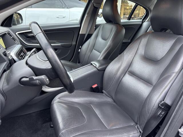 Volvo S60 1.5 T2 Kinetic Automaat | Navigatie | Cruise Conrtrol | Leder | Stoelverwarming | 1e Eig. | Trekhaak | Lage km stand!