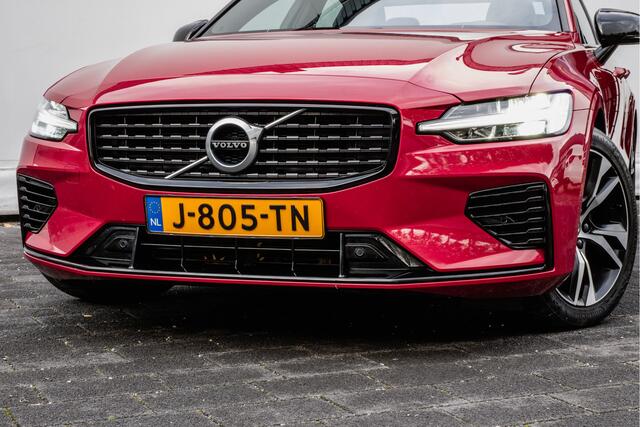 Volvo S60 2.0 Recharge T6 AWD R-Design Panoramadak/ Contourstoelen/ Camera/ Blindspot/ Navigatie/ Carplay
