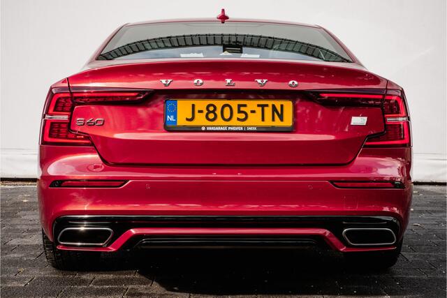Volvo S60 2.0 Recharge T6 AWD R-Design Panoramadak/ Contourstoelen/ Camera/ Blindspot/ Navigatie/ Carplay