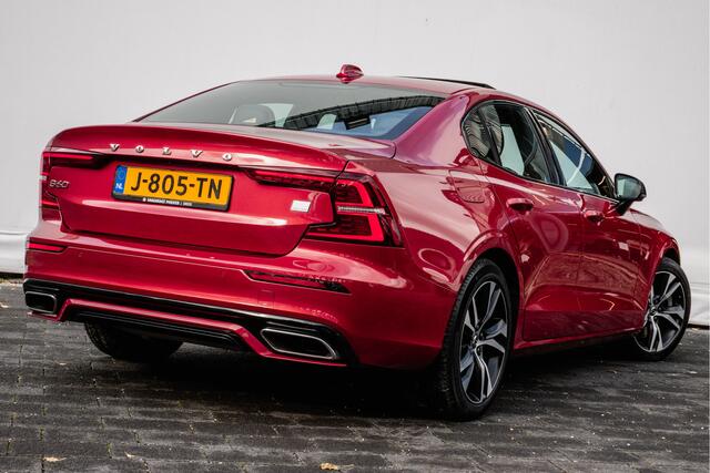 Volvo S60 2.0 Recharge T6 AWD R-Design Panoramadak/ Contourstoelen/ Camera/ Blindspot/ Navigatie/ Carplay